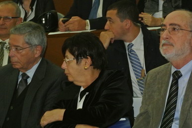 ���� ����